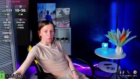 Snapshot of michele_mack chatting on 02.27.25 michele_mack online show from 02.27.25