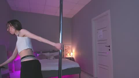 Snapshot of michele_mack chatting on 03.05.25 michele_mack online show from 03.05.25