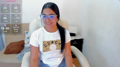 Snapshot of michell_montoya chatting on 01.18.25 Michell online show from 01.18.25