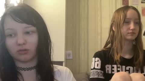 Snapshot of michelle_neely chatting on 10.20.25 michelle_neely online show from 10.20.25