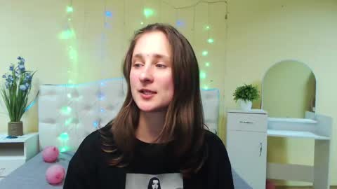 Snapshot of michellee11 chatting on 01.28.25 Michel online show from 01.28.25