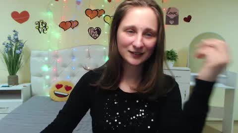 Snapshot of michellee11 chatting on 03.05.25 Michel online show from 03.05.25