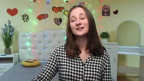 Snapshot of michellee11 chatting on 03.07.25 Michel online show from 03.07.25