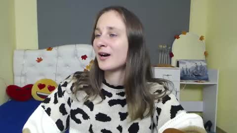 Snapshot of michellee11 chatting on 12.02.25 Michel online show from 12.02.25