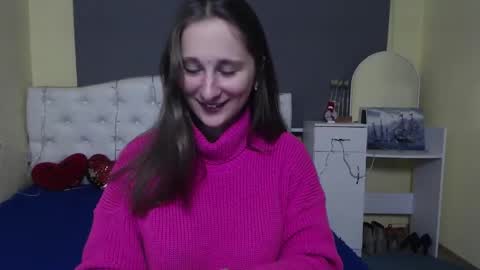 Snapshot of michellee11 chatting on 12.04.25 Michel online show from 12.04.25