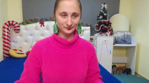 Snapshot of michellee11 chatting on 12.18.25 Michel online show from 12.18.25