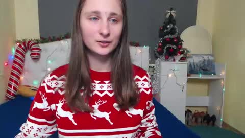 Snapshot of michellee11 chatting on 12.22.25 Michel online show from 12.22.25