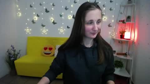 Snapshot of michellee11 chatting on 04.23.26 Michel online show from 04.23.26
