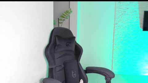 Michellee online show from 09.18.25