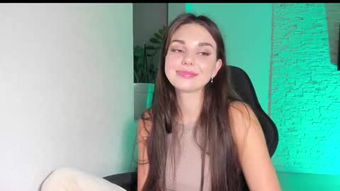 Michellee online show from 10.08.25