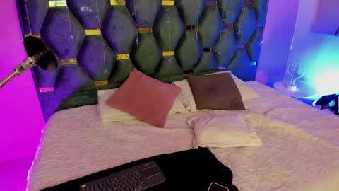 Micki online show from 02.18.26