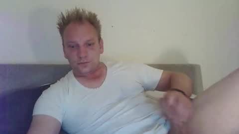 mickkxl online show from 10.20.25