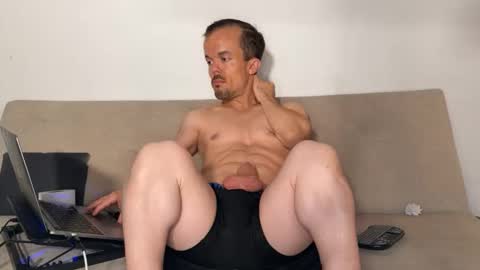 Snapshot of midgettripod1 chatting on 03.10.26 Aaron online show from 03.10.26