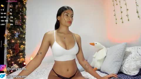 Snapshot of midnight_vk chatting on 10.10.25 VanyaKlaus online show from 10.10.25