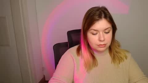 Snapshot of midnightmariana chatting on 10.17.25 Mariana online show from 10.17.25