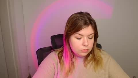 Snapshot of midnightmariana chatting on 10.18.25 Mariana online show from 10.18.25