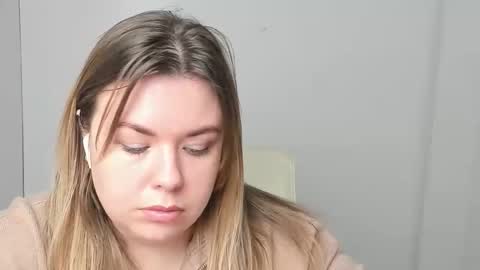 Snapshot of midnightmariana chatting on 11.14.25 Mariana online show from 11.14.25