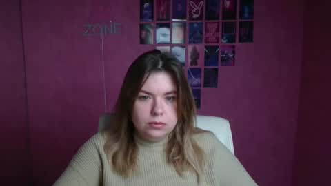 Snapshot of midnightmariana chatting on 11.19.25 Mariana online show from 11.19.25