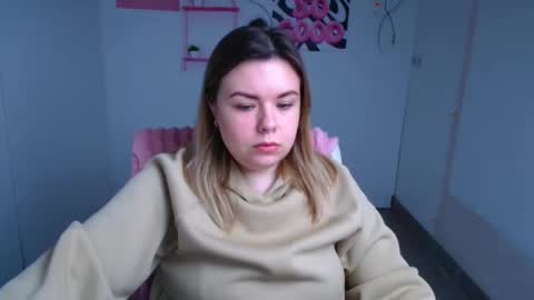 Snapshot of midnightmariana chatting on 11.23.25 Mariana online show from 11.23.25