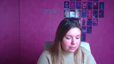 Snapshot of midnightmariana chatting on 11.26.25 Mariana online show from 11.26.25