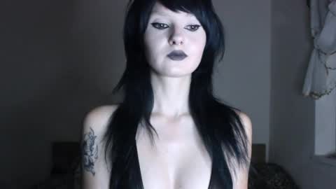 Snapshot of midnightsiren chatting on 09.24.25 midnightsiren online show from 09.24.25