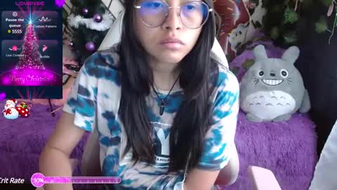 Snapshot of midoriquinn chatting on 12.12.24 Midori 7u7 online show from 12.12.24