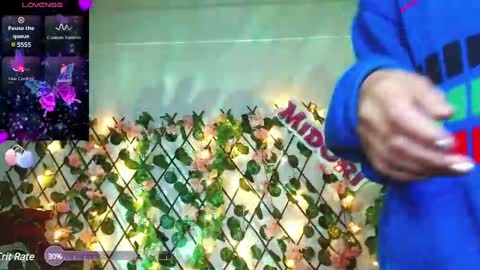 Snapshot of midoriquinn chatting on 01.20.25 Midori 7u7 online show from 01.20.25