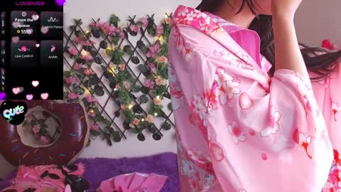 Snapshot of midoriquinn chatting on 01.31.25 Midori 7u7 online show from 01.31.25