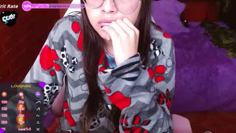 Snapshot of midoriquinn chatting on 10.01.25 Midori 7u7 online show from 10.01.25