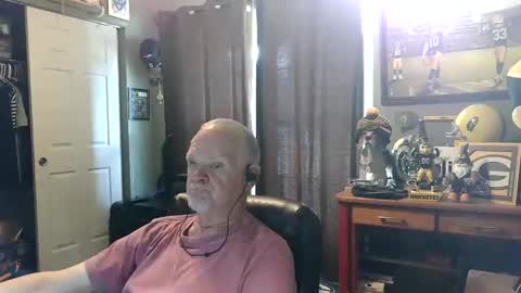 Snapshot of midwestdad09 chatting on 06.09.26 midwestdad09 online show from 06.09.26