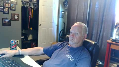 Snapshot of midwestdad09 chatting on 06.23.26 midwestdad09 online show from 06.23.26
