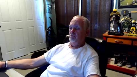 Snapshot of midwestdad09 chatting on 06.30.26 midwestdad09 online show from 06.30.26