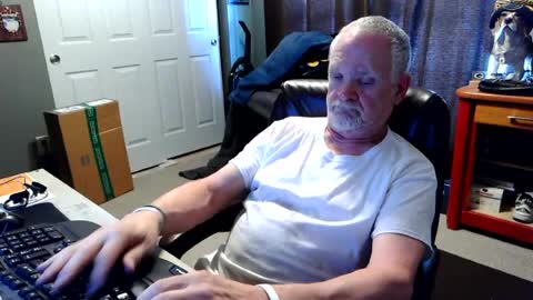 Snapshot of midwestdad09 chatting on 07.04.26 midwestdad09 online show from 07.04.26