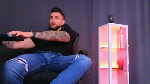 MightyAaron online show from 02.16.25