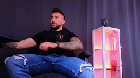 MightyAaron online show from 02.25.25