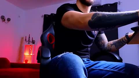 MightyAaron online show from 10.03.25