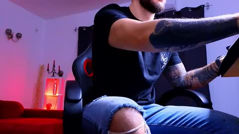 MightyAaron online show from 10.27.25