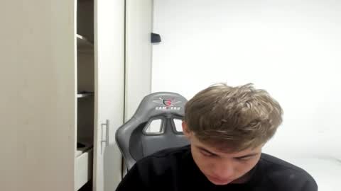 Miguel Hernandez online show from 10.12.25