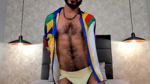 Snapshot of miguelsanfrancisco chatting on 12.17.25 miguelsanfrancisco online show from 12.17.25