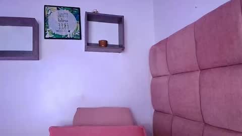 Snapshot of miia_01_ chatting on 09.16.25 Mia online show from 09.16.25