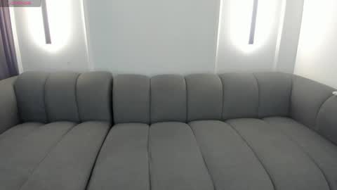 Mia online show from 03.30.26