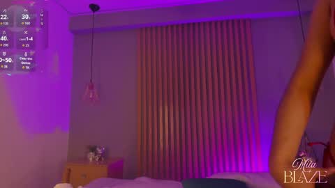 Mia online show from 04.20.26