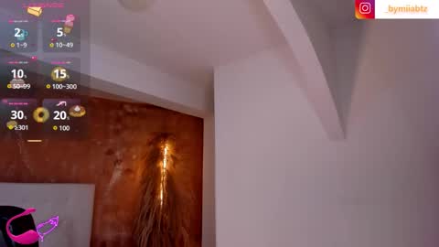 Snapshot of miia_bratz chatting on 11.15.25 miia_bratz online show from 11.15.25