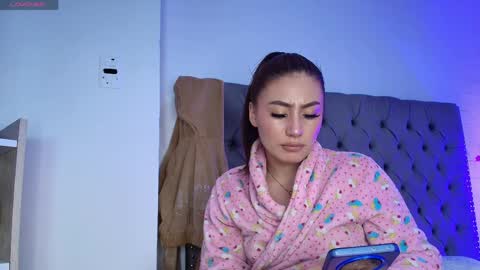 Miia Paris online show from 04.10.26