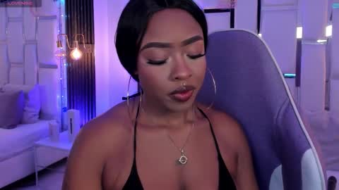 Miia Schwarz  online show from 12.18.25