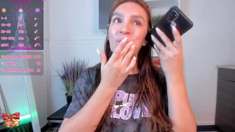 Miia 3 online show from 12.02.24