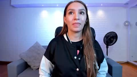 Miia 3 online show from 09.10.25