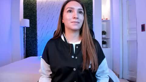 Miia 3 online show from 12.19.25