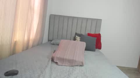 Mia Weed online show from 04.30.26