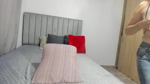Mia Weed online show from 05.06.26